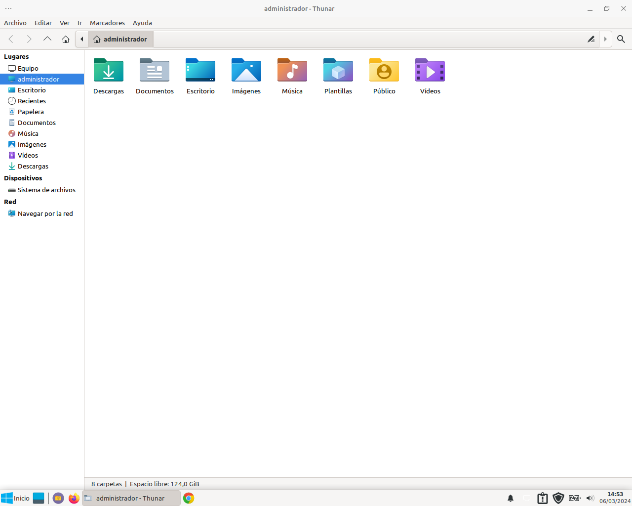 Carpeta personal del usuario en el explorador Thunar de Linux Mint, mostrando Descargas, Documentos, Escritorio, Imágenes, Música, Plantillas, Público y Vídeos